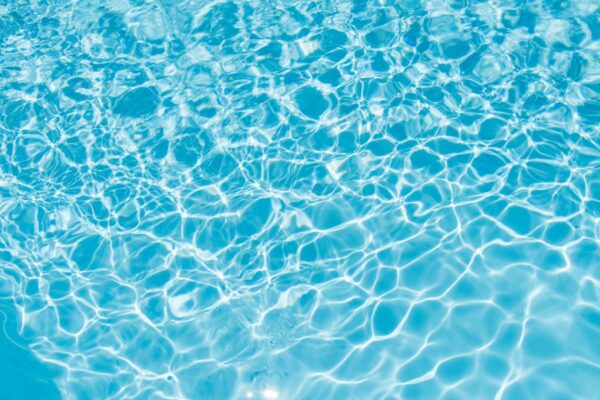 clean pool water